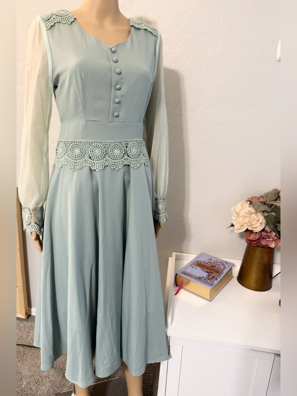 $20 Classic Vintage-Style Long Sleeve Dress in Sage Green $20 WHEN BUNDLED WITH